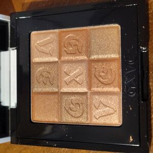 GXVE BY GWEN STEFANI Check My Glow Multi-dimensional Illuminating Talc-Free High